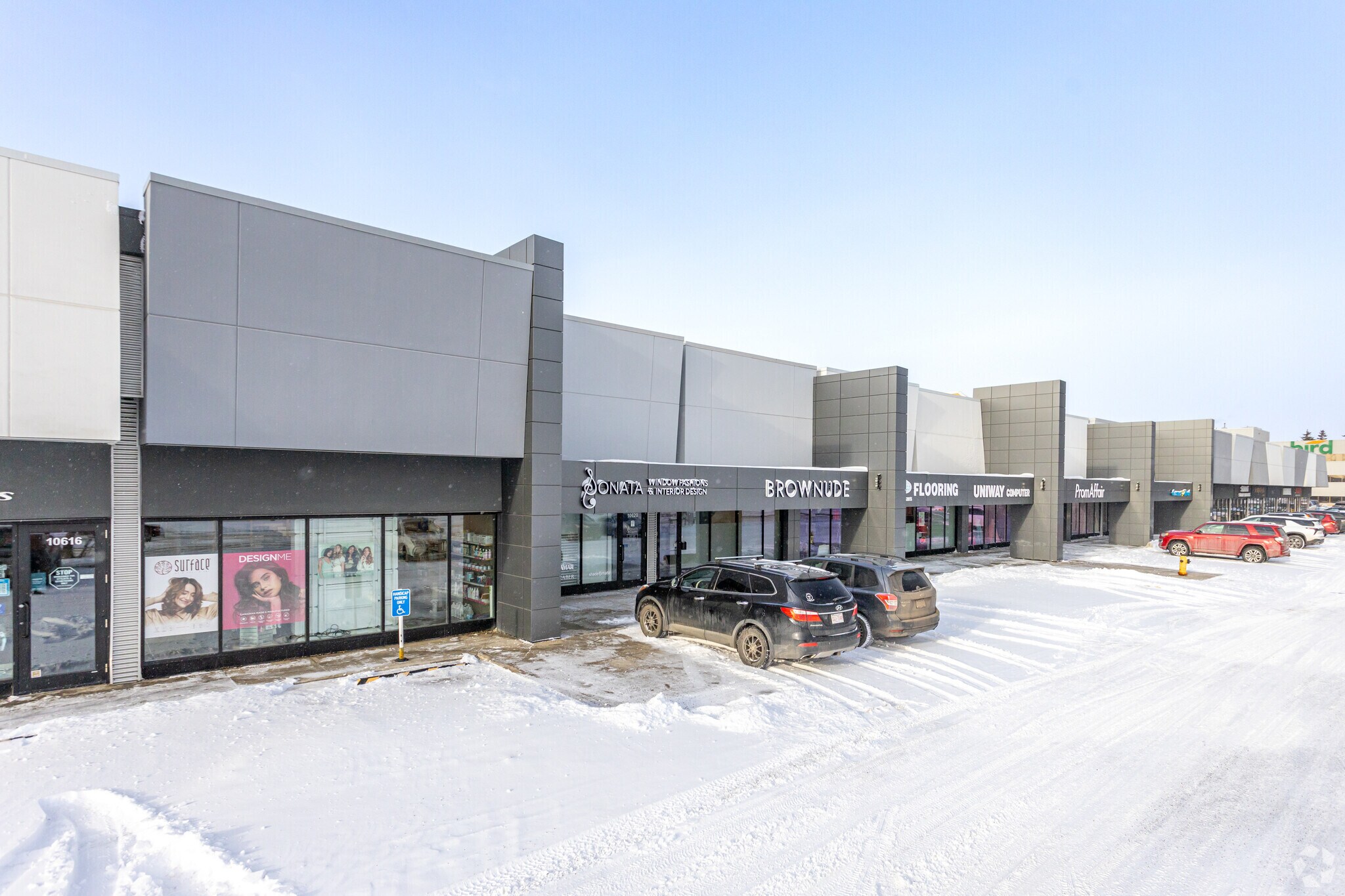 10604-10648 170 St NW, Edmonton, AB à louer Photo principale– Image 1 sur 5