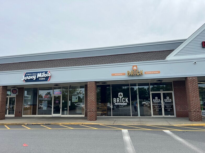 221 Huttleston Ave, Fairhaven, MA à louer - Photo de l’immeuble – Image 1 sur 10