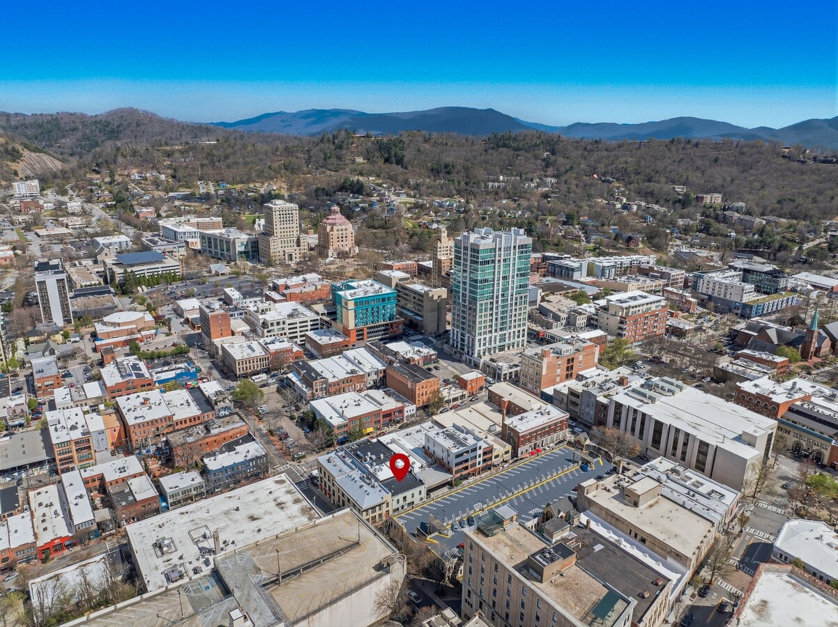39 N Lexington Ave, Asheville, NC 28801 - Lot 2 -  - Photo intérieure - Image 2 of 33