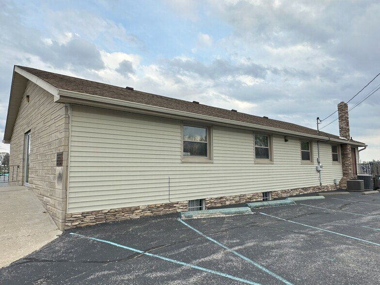 1409 W Kirkwood Ave, Bloomington, IN à vendre - Photo de l’immeuble – Image 3 sur 22