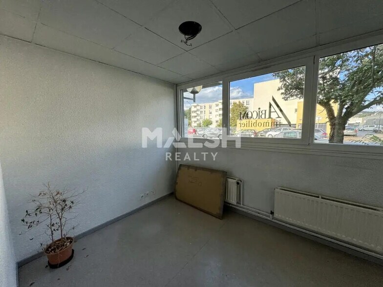 Bureau dans Saint-Étienne à vendre - Photo de l’immeuble – Image 3 sur 5