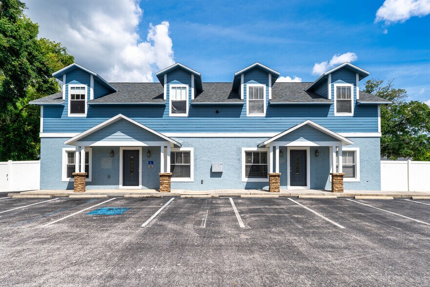 5001 N Nebraska Ave, Tampa, FL à louer - Photo principale – Image 1 sur 31