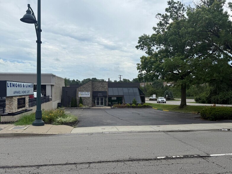 7292 Kenwood Rd, Cincinnati, OH à vendre - Photo de l’immeuble – Image 2 sur 16