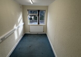 128-128A Cowbridge Rd W, Cardiff à louer Photo intérieure– Image 2 sur 4