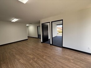 357 Van Ness Way, Torrance, CA à louer Photo intérieure– Image 2 sur 3