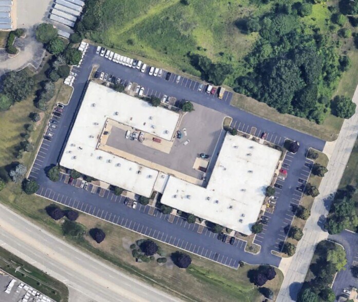 1275 W Roosevelt Rd, West Chicago, IL à louer - Photo de l’immeuble – Image 2 sur 4