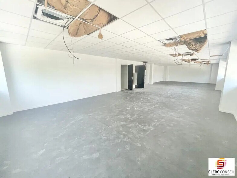 Bureau dans Mont-Saint-Aignan à louer - Photo intérieure – Image 2 sur 19
