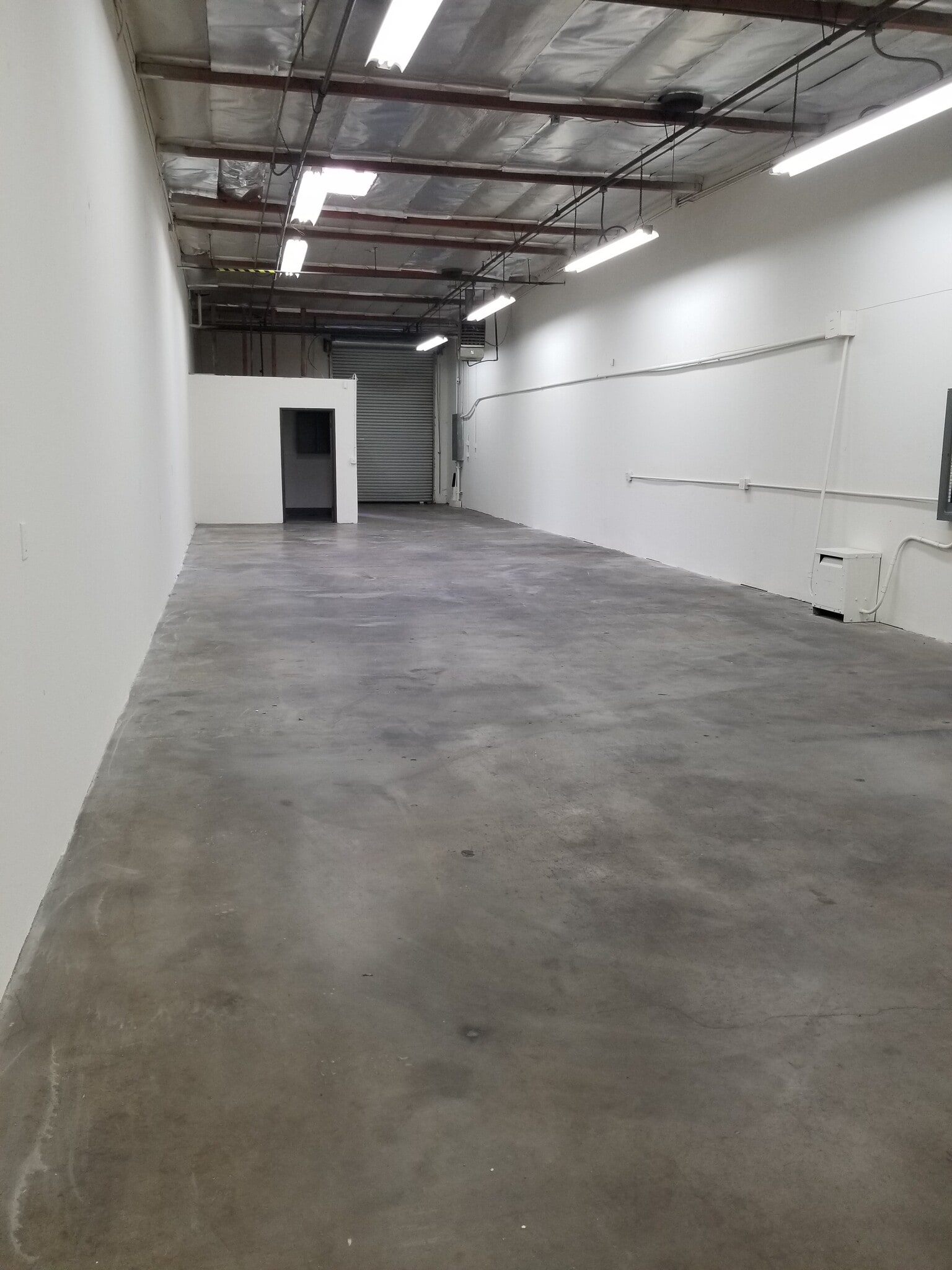 9395 Feron Blvd, Rancho Cucamonga, CA à louer Photo intérieure– Image 1 sur 6