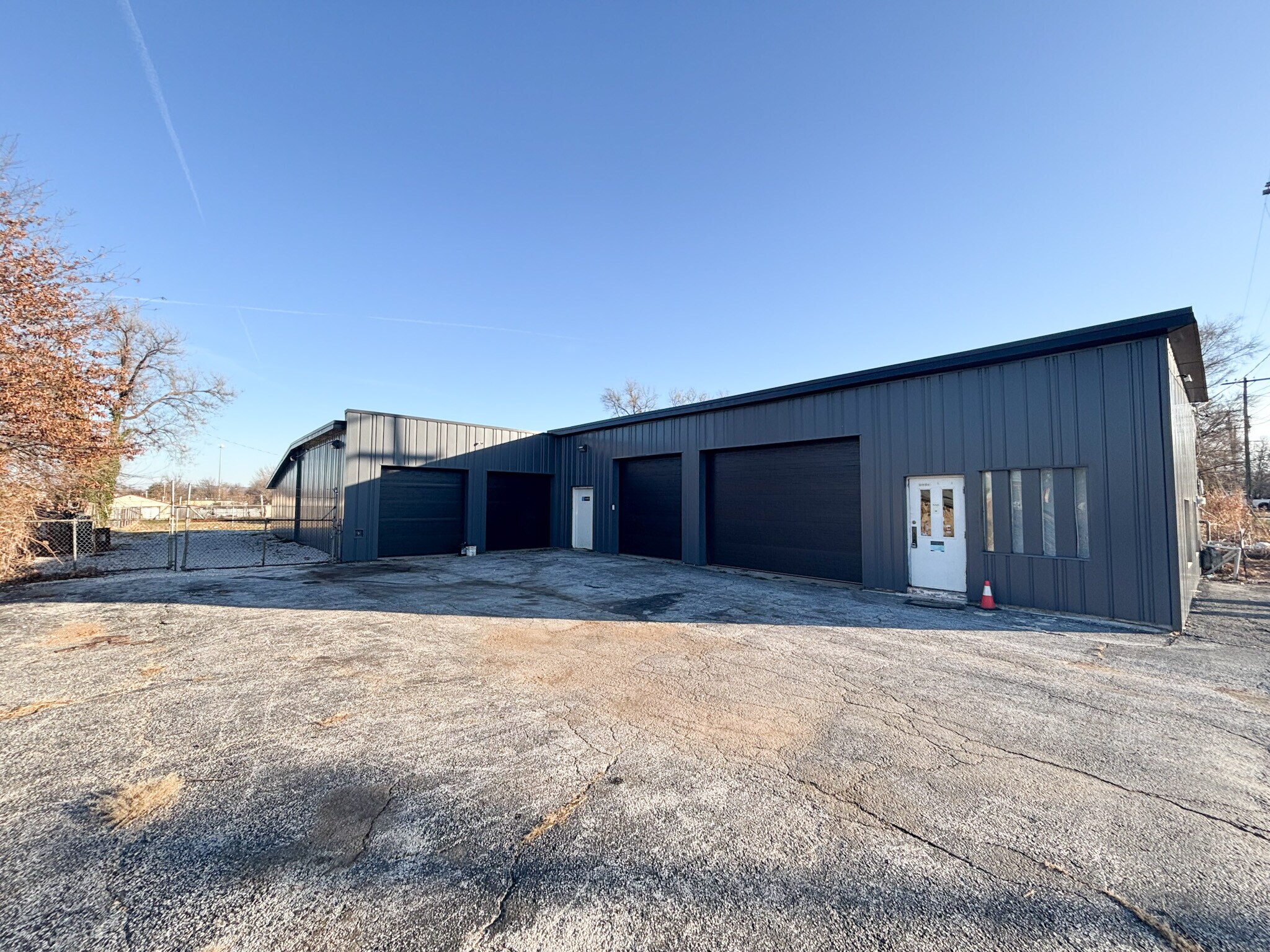 1460 N Forest Ave, Springfield, MO à vendre Photo principale– Image 1 sur 12