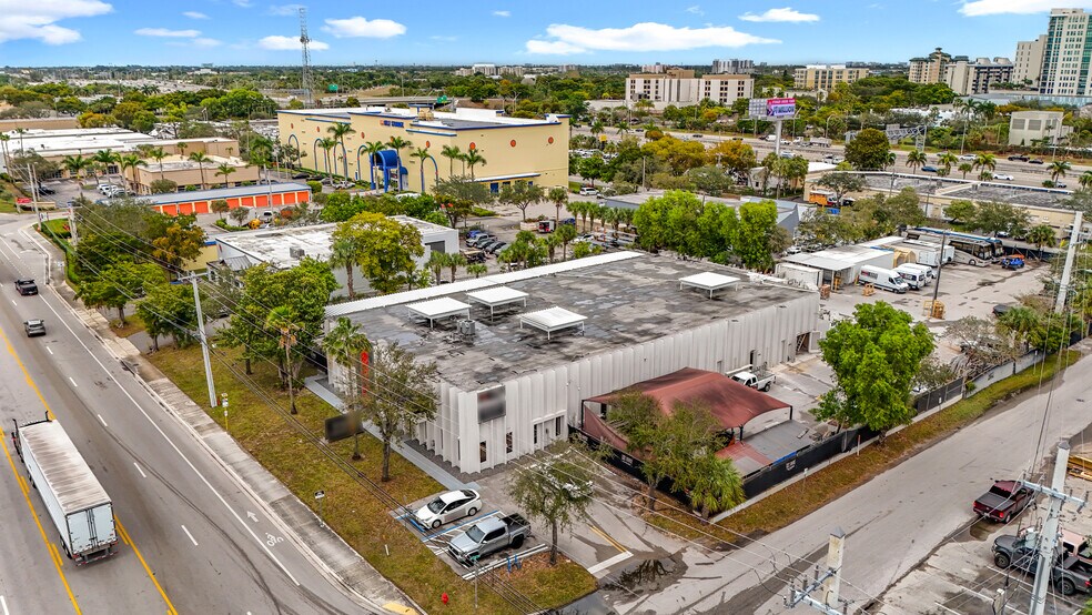 590 SW 12th Ave, Pompano Beach, FL à louer - Photo de l’immeuble – Image 2 sur 26