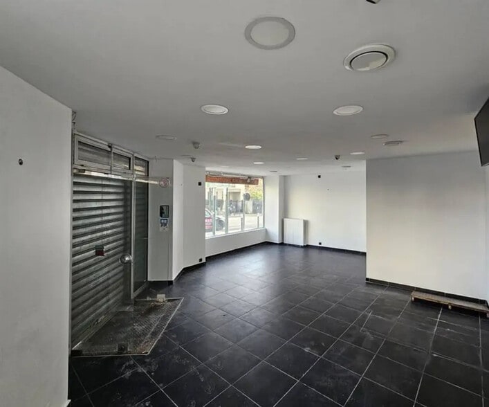 Local commercial dans La Garenne-Colombes à louer - Photo intérieure – Image 3 sur 4