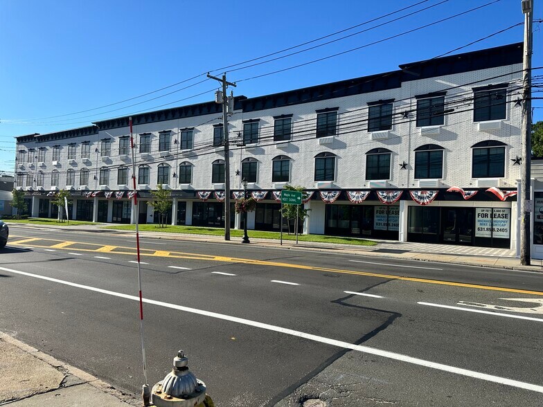 102 W Main St, Smithtown, NY à louer - Photo de l’immeuble – Image 3 sur 20