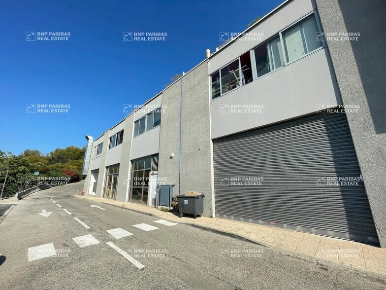 Local d’activités dans Villeneuve-Loubet à louer - Photo de l’immeuble – Image 3 sur 25