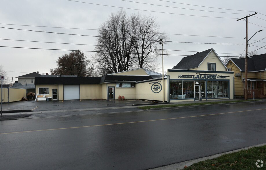 36 Marlborough St N, Cornwall, ON à vendre - Photo de l’immeuble – Image 2 sur 2