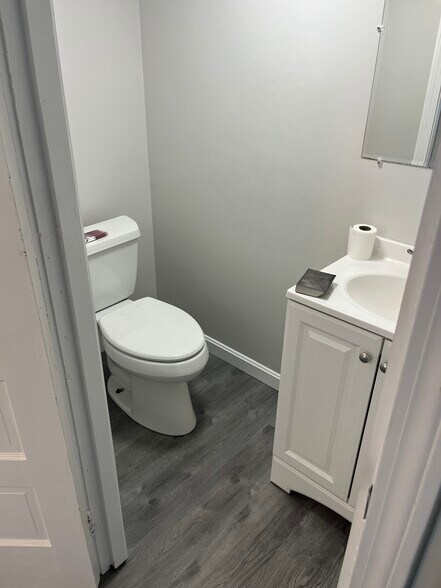 547 Main St, Hyannis, MA à louer - Photo de l’immeuble – Image 3 sur 7