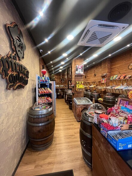 Local commercial dans Cáceres, Cáceres à louer - Photo de l’immeuble – Image 1 sur 10