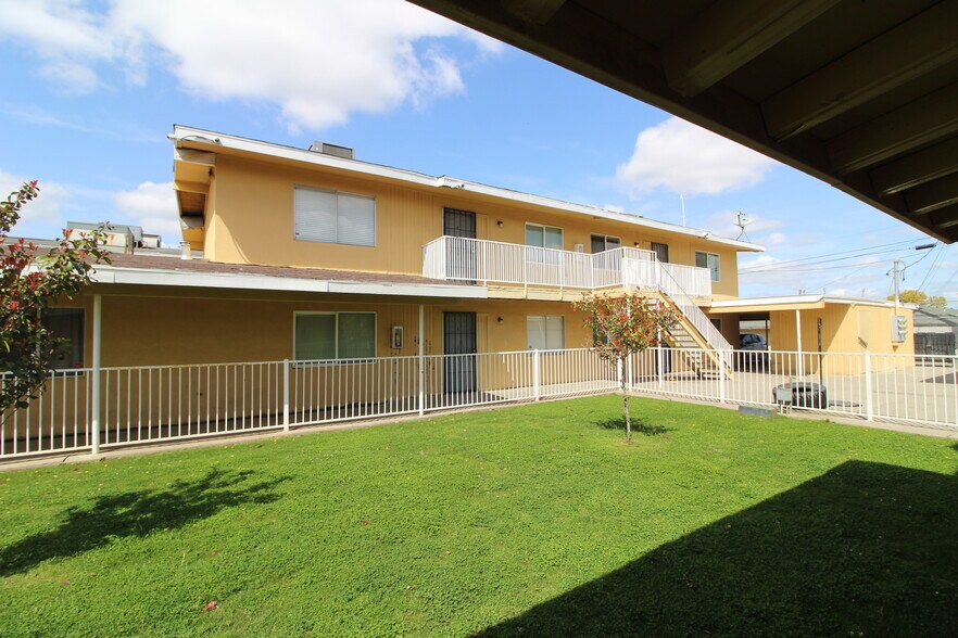 Princeton portefeuille de 2 biens à vendre sur LoopNet.fr - Photo de l’immeuble – Image 2 sur 13