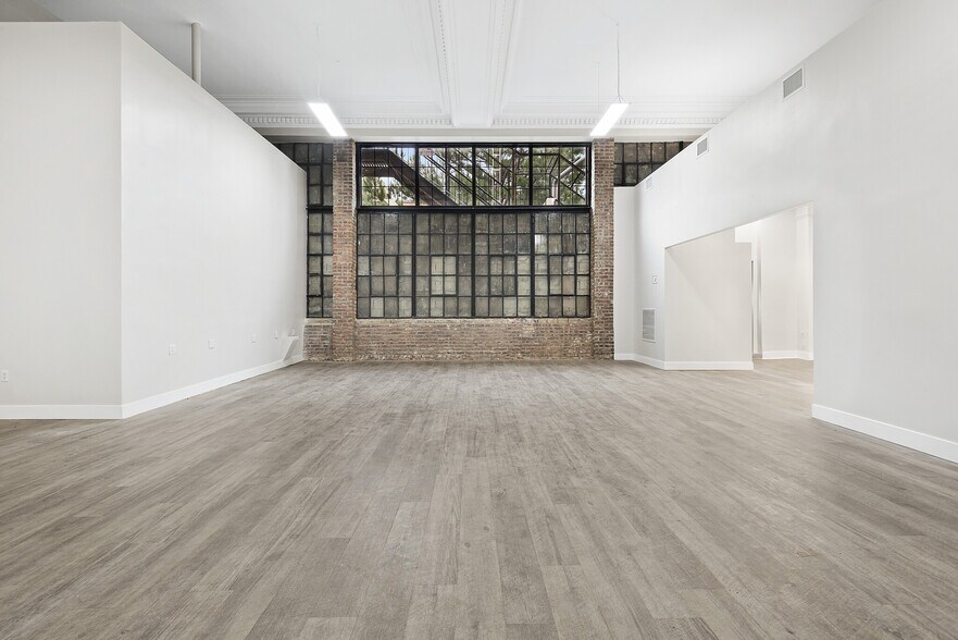736-738 Manhattan Ave, Brooklyn, NY à louer - Photo principale – Image 1 sur 8
