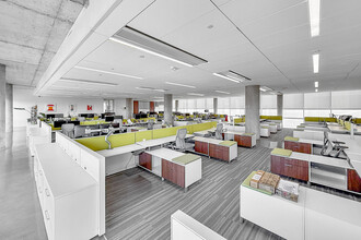 500 S Clinton St, Iowa City, IA à louer Photo de l’immeuble– Image 1 sur 4