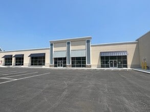 262 Swansea Mall Dr, Swansea, MA à louer Photo de l’immeuble– Image 2 sur 9