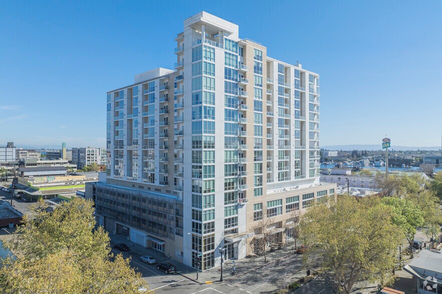 200-222 Broadway, Oakland, CA à vendre - Photo de l’immeuble – Image 1 sur 10