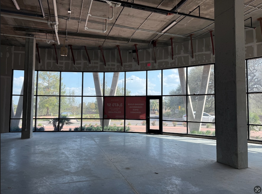 1808 Aldrich, Austin, TX 78723 - Lot 106 -  - Photo intérieure - Image 1 of 1
