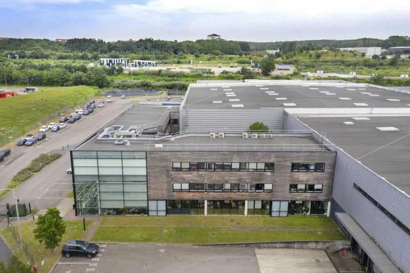 Bureau dans Le Grand-Quevilly à louer - Photo de l’immeuble – Image 3 sur 17