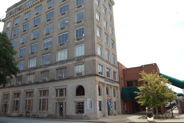 327 Main St, Greenwood, SC à vendre - Photo de l’immeuble – Image 2 sur 47