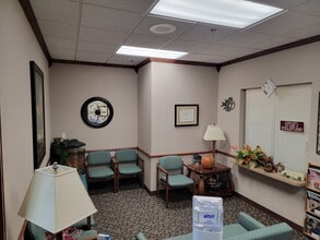 12555 W National Ave, New Berlin, WI à louer Photo intérieure– Image 2 sur 22