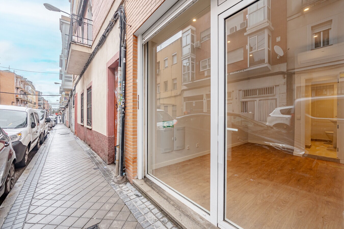 Calle de los Ferroviarios, 49, Madrid, MAD 28026 - Lot 01 -  - Photo intérieure - Image 1 of 8