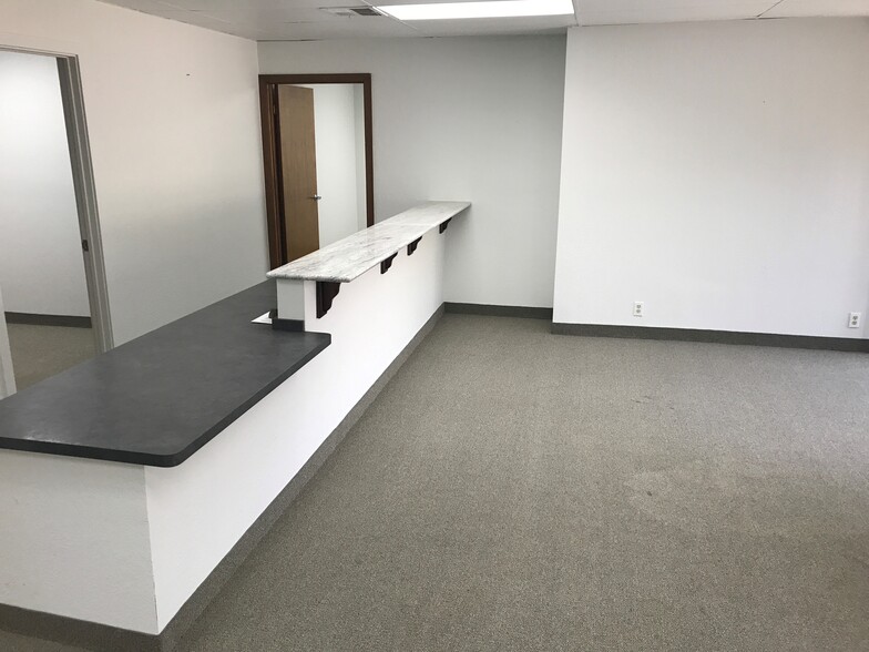 5066 N Fresno St, Fresno, CA à louer - Photo intérieure – Image 2 sur 4