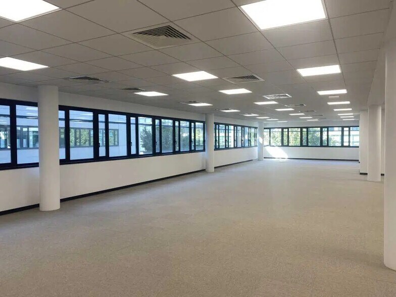 Bureau dans Lyon à louer - Photo de l’immeuble – Image 3 sur 20