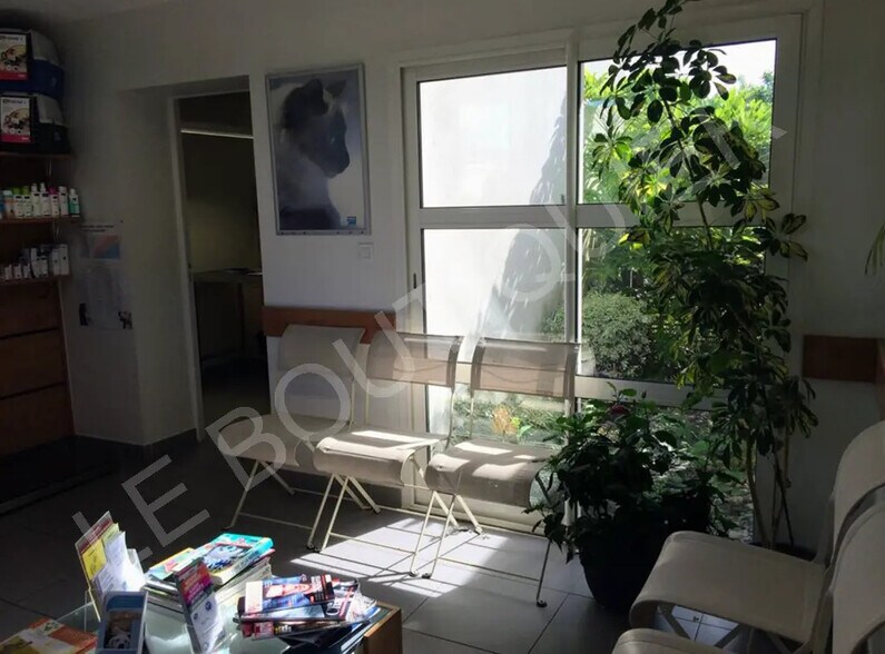 Local commercial dans Périgny à vendre - Photo de l’immeuble – Image 3 sur 3