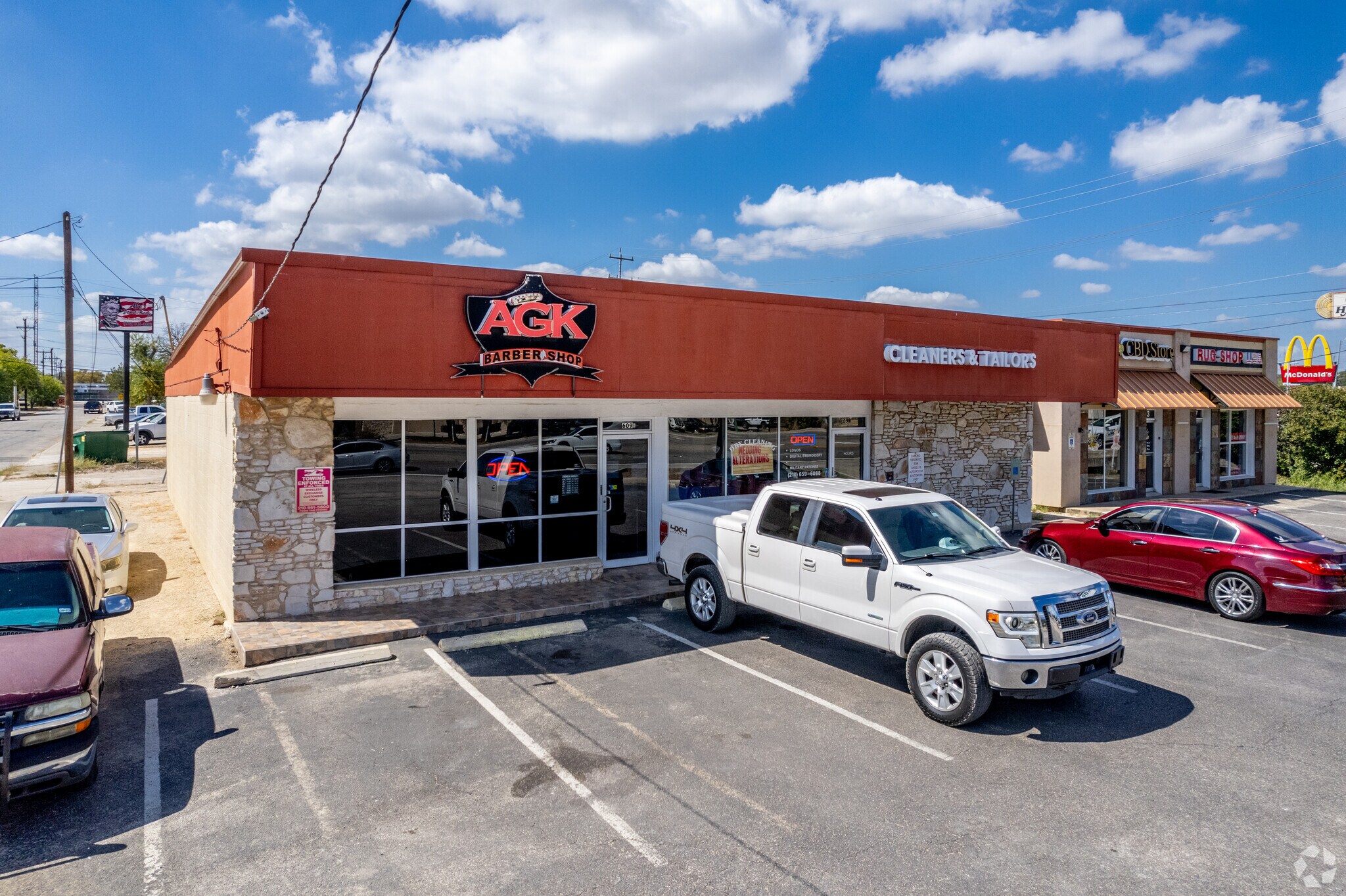 609 Pat Booker Rd, Universal City, TX à vendre Photo principale– Image 1 sur 25