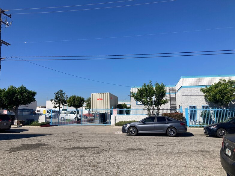 2515 Troy Ave, South El Monte, CA à louer - Photo principale – Image 1 sur 15