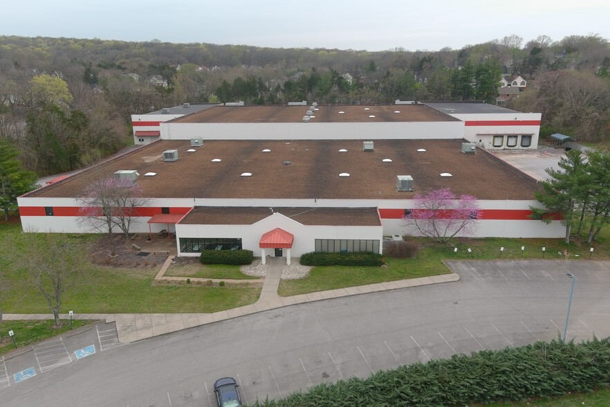 191 Charter Pl, La Vergne, TN à louer - Photo de l’immeuble – Image 1 sur 2
