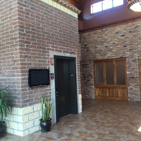 8646 Eagle Creek Cir, Savage, MN à louer - Photo de l’immeuble – Image 2 sur 17