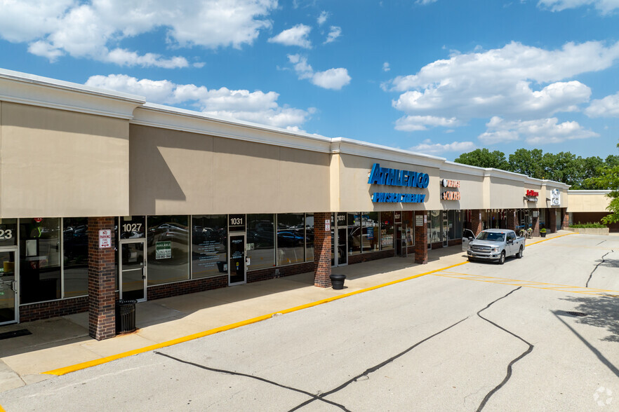 1015-1127 S Roselle Rd, Schaumburg, IL à louer - Photo de l’immeuble – Image 1 sur 8
