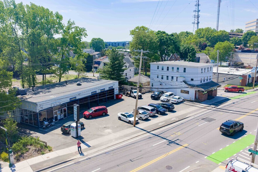 52 Highland Ave, Needham Heights, MA à vendre - Photo de l’immeuble – Image 2 sur 2