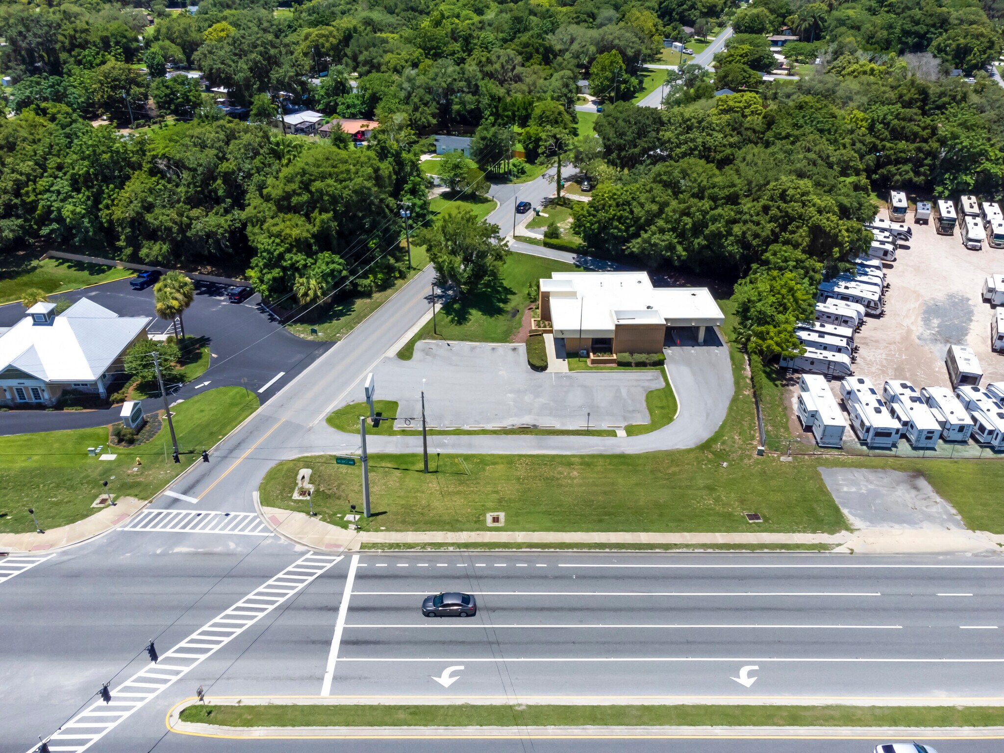410 E Palm St, Fruitland Park, FL à louer Aérien– Image 1 sur 14