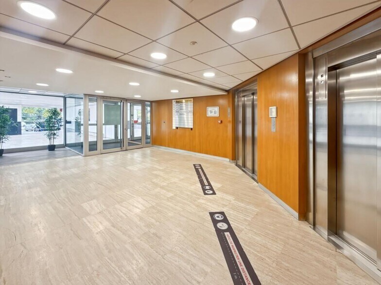 112 Avenue De Hambourg, Marseille à louer - Hall d’entrée – Image 3 sur 17