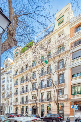 Plus de détails pour Calle Del Monte Esquinza, 14, Madrid - Bureau à louer