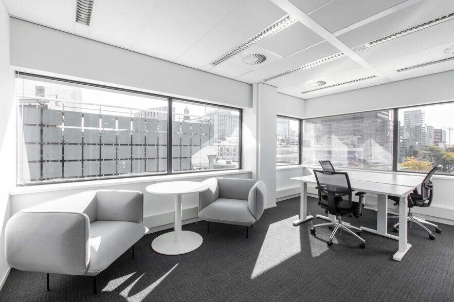 8 Avenue De Shenzhen, Chasseneuil-du-Poitou à louer - Photo de l’immeuble – Image 1 sur 10