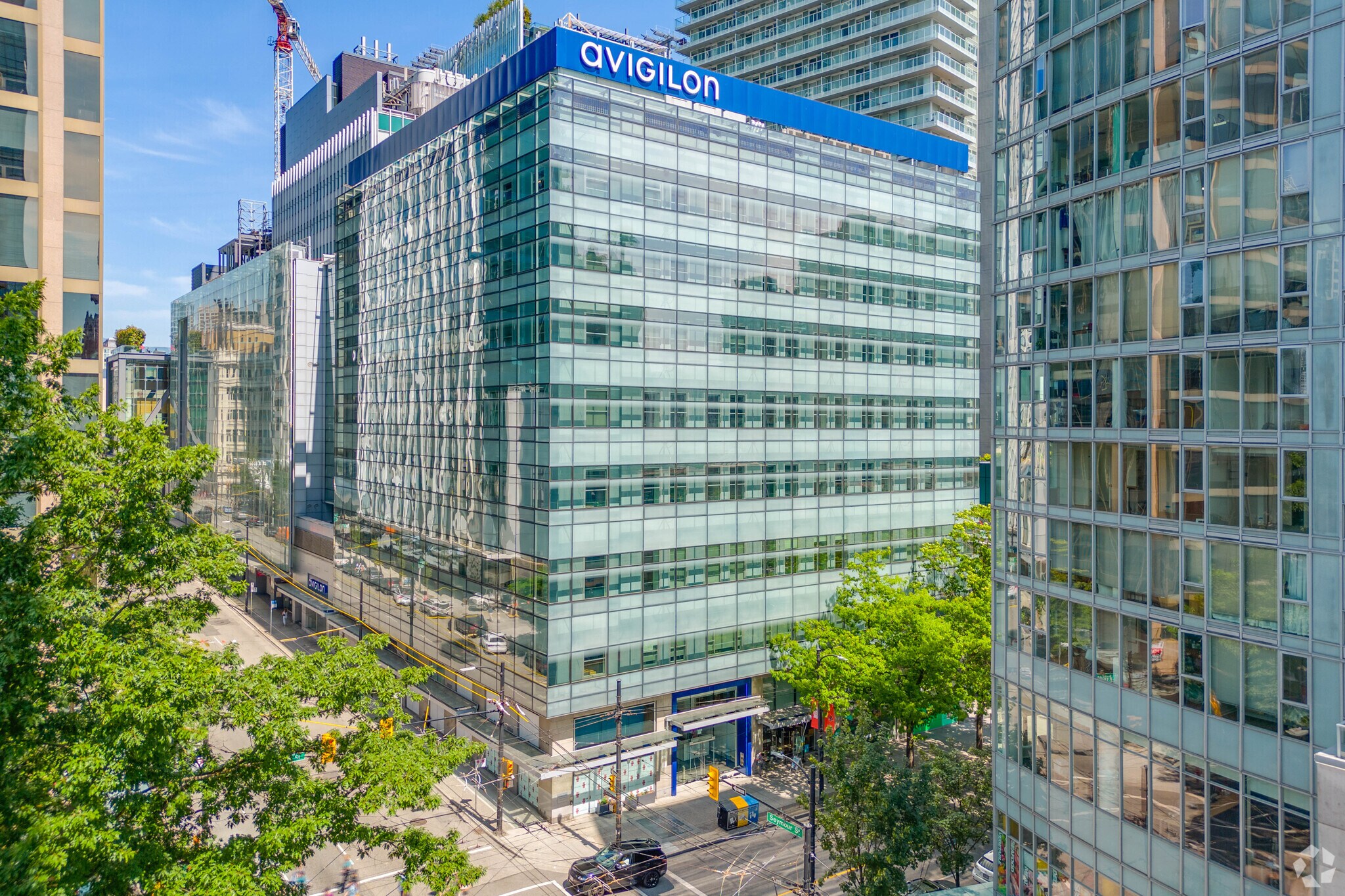 555-579 Robson St, Vancouver, BC à louer Photo de l’immeuble– Image 1 sur 10