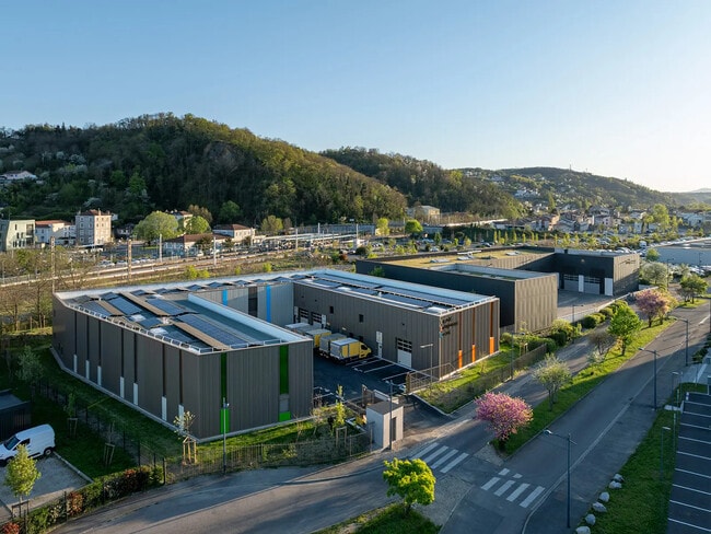 Plus de détails pour 10 Avenue Georges Charpak, Givors - Bureau à louer