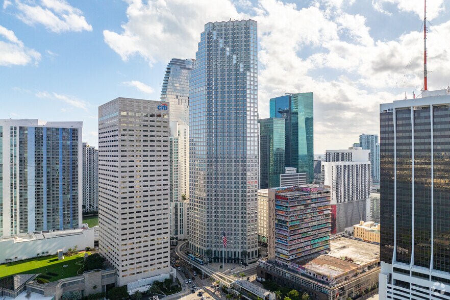 200 S Biscayne Blvd, Miami, FL à louer - Photo de l’immeuble – Image 1 sur 33