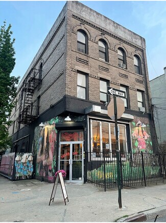 Plus de détails pour 112 Harrison Pl, Brooklyn, NY - Logement à vendre