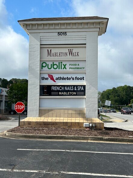 5015 Floyd Rd SW, Mableton, GA à louer - Photo de l’immeuble – Image 2 sur 10