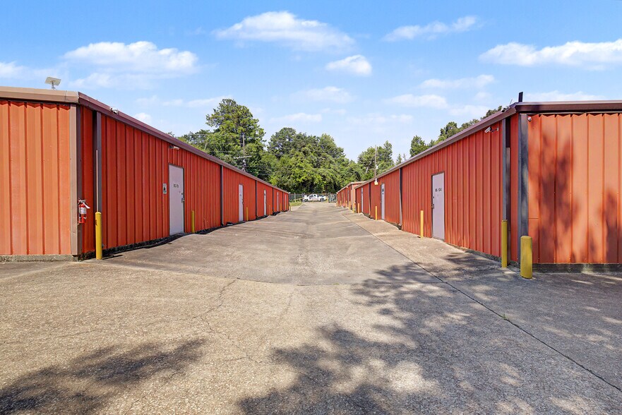1123 US Highway 190, Huntsville, TX à vendre - Photo principale – Image 1 sur 3