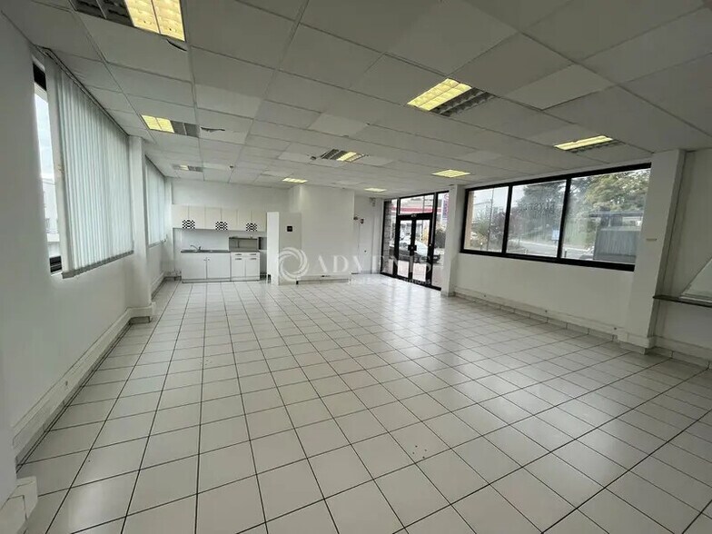 Bureau dans Joinville-le-Pont à louer - Photo intérieure – Image 3 sur 5